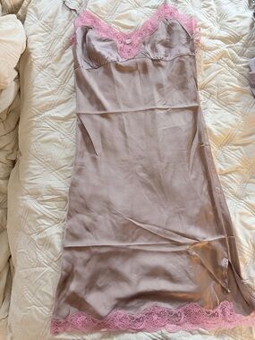 Gold Hawk 100% SILK Lace-Trim slip/dress in Mauve with Pink Accents